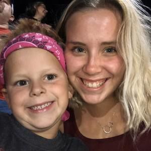 Meet your Posher, Addison